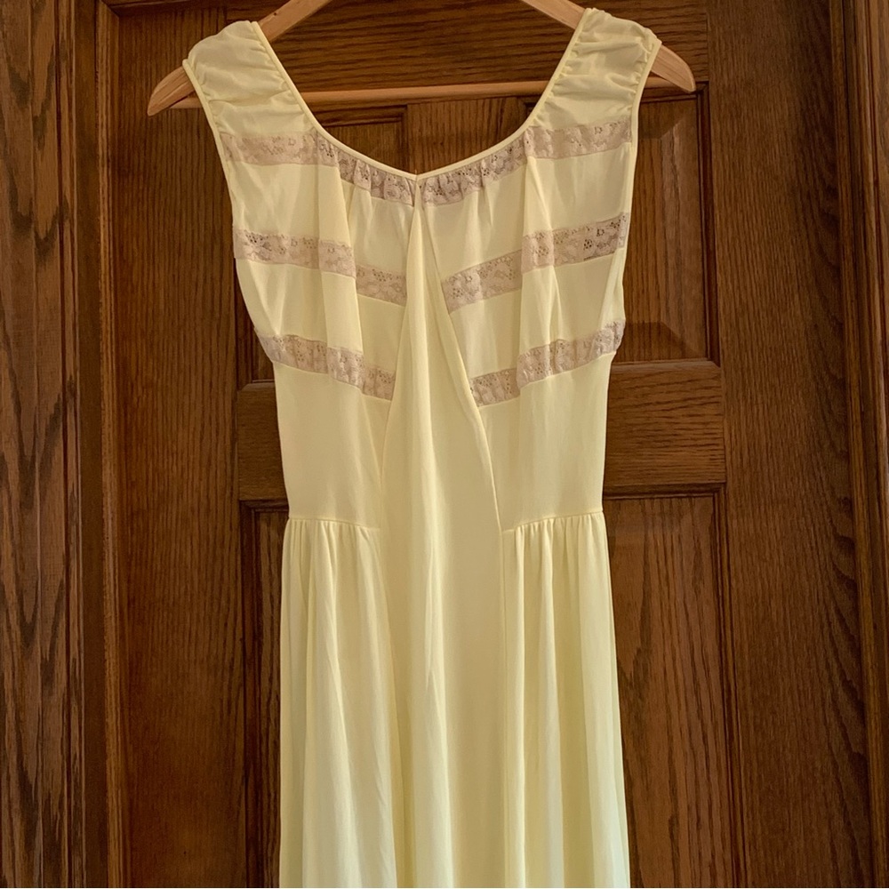 Vintage Snowdon Nightgown - Picture 3 of 9